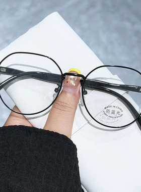 新款近视眼镜女可配度数高级感素颜显白显脸小平光防蓝光眼镜