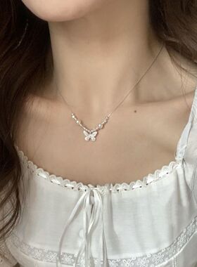 蝴蝶仿珍珠项链女ins轻奢小众设计高级简约百搭小清新礼物