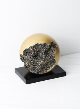 现代简单的青铜几何球饰品书籍重量模型房售楼处，书房，客厅软装