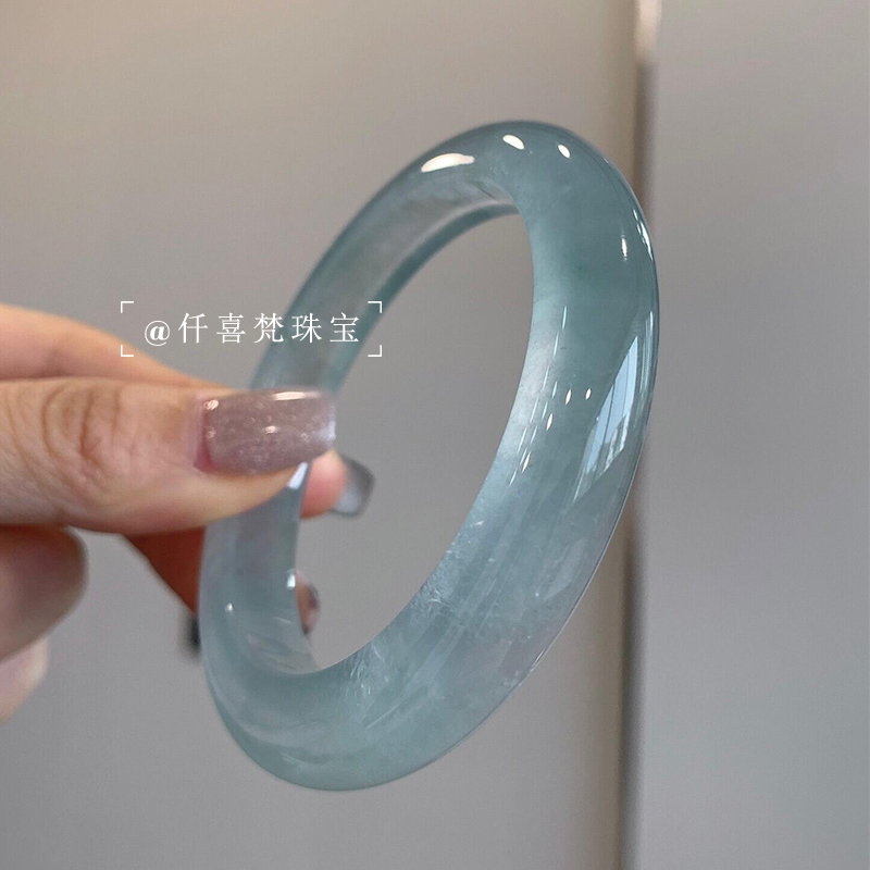 仟喜梵“相见欢”翡翠玉髓平替女款冰种石英岩蓝水真玉手镯子处理