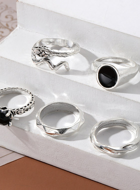 欧美跨境饰品时尚通勤轻奢风蝴蝶链条黑色滴胶戒指小众设计感爱心