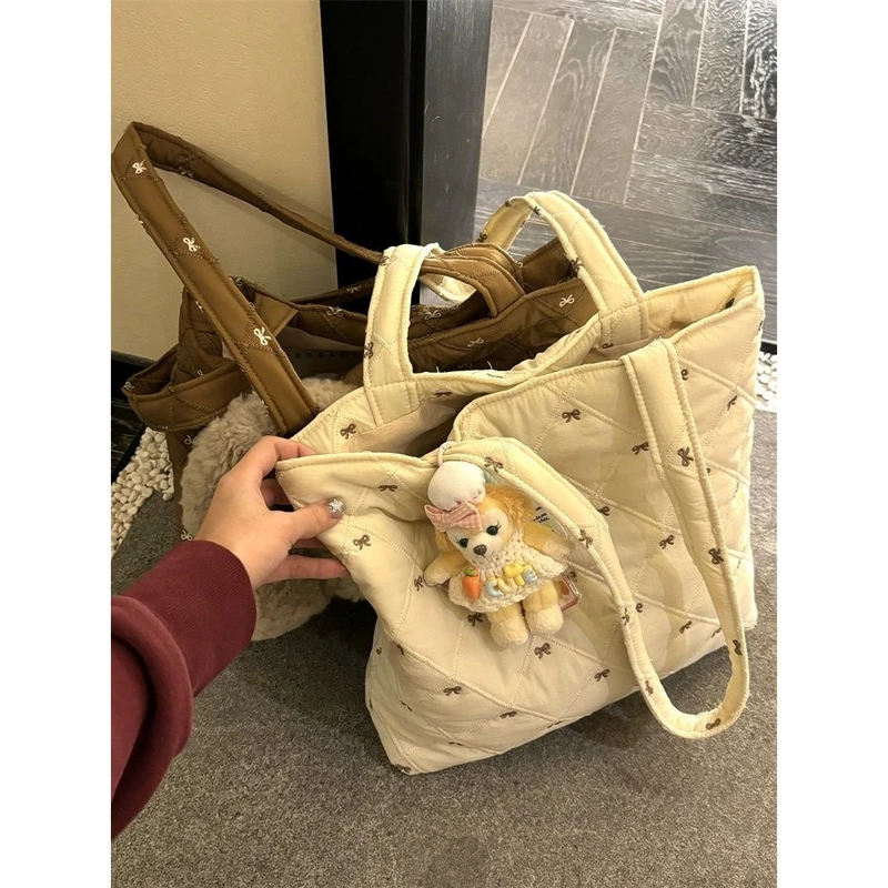 大容量秋冬夹棉包包精致蝴蝶结刺绣百搭新款小众单肩休闲通勤托特,淘宝优惠券,粉丝福利购,淘宝优惠卷
