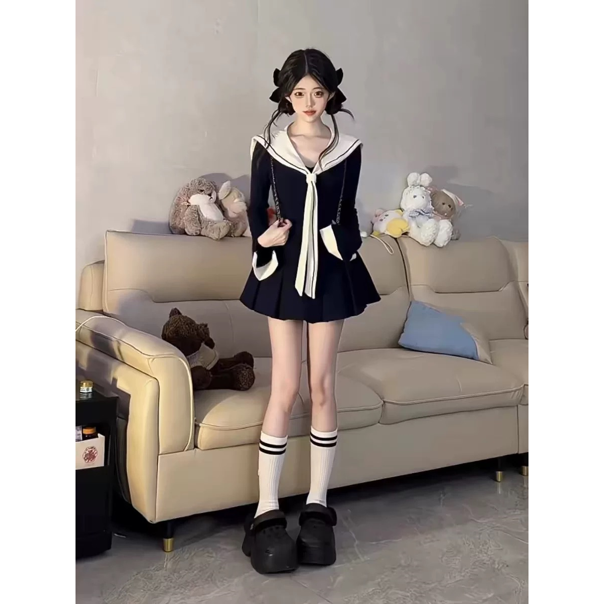 学院风JK制服套装女辣妹修身t恤海军领坎肩设计感上衣百褶裙两件 - 图3