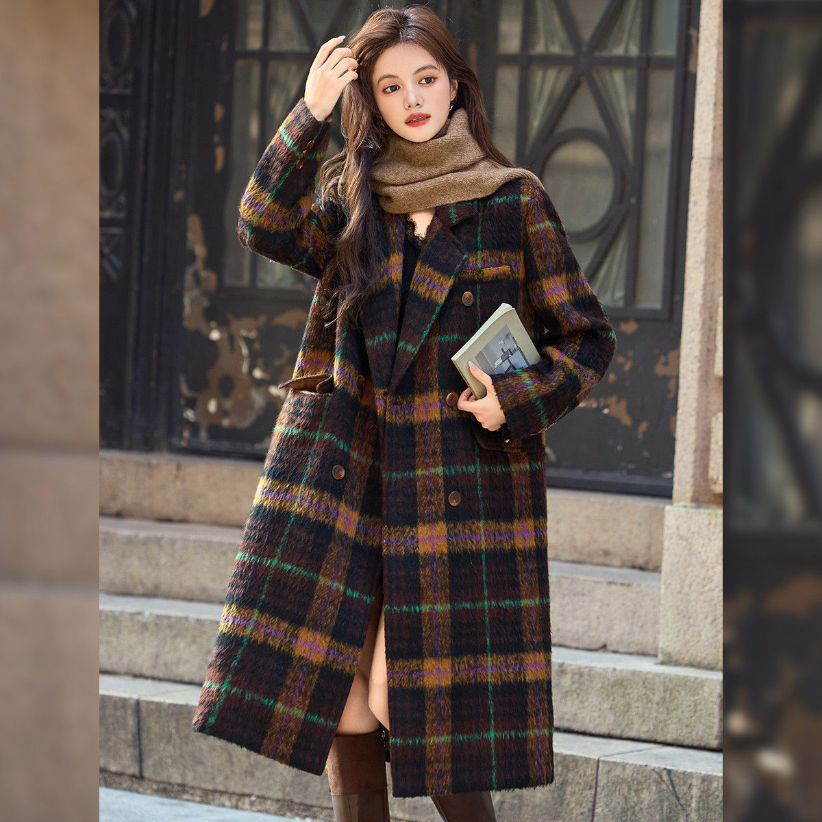 白鹿语复古英伦风格纹大衣25秋冬新款高级感气质长款洋气毛呢外套,淘宝优惠券,粉丝福利购,淘宝优惠卷