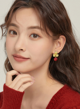 雅影小红豆三叶花S925银针耳钉女