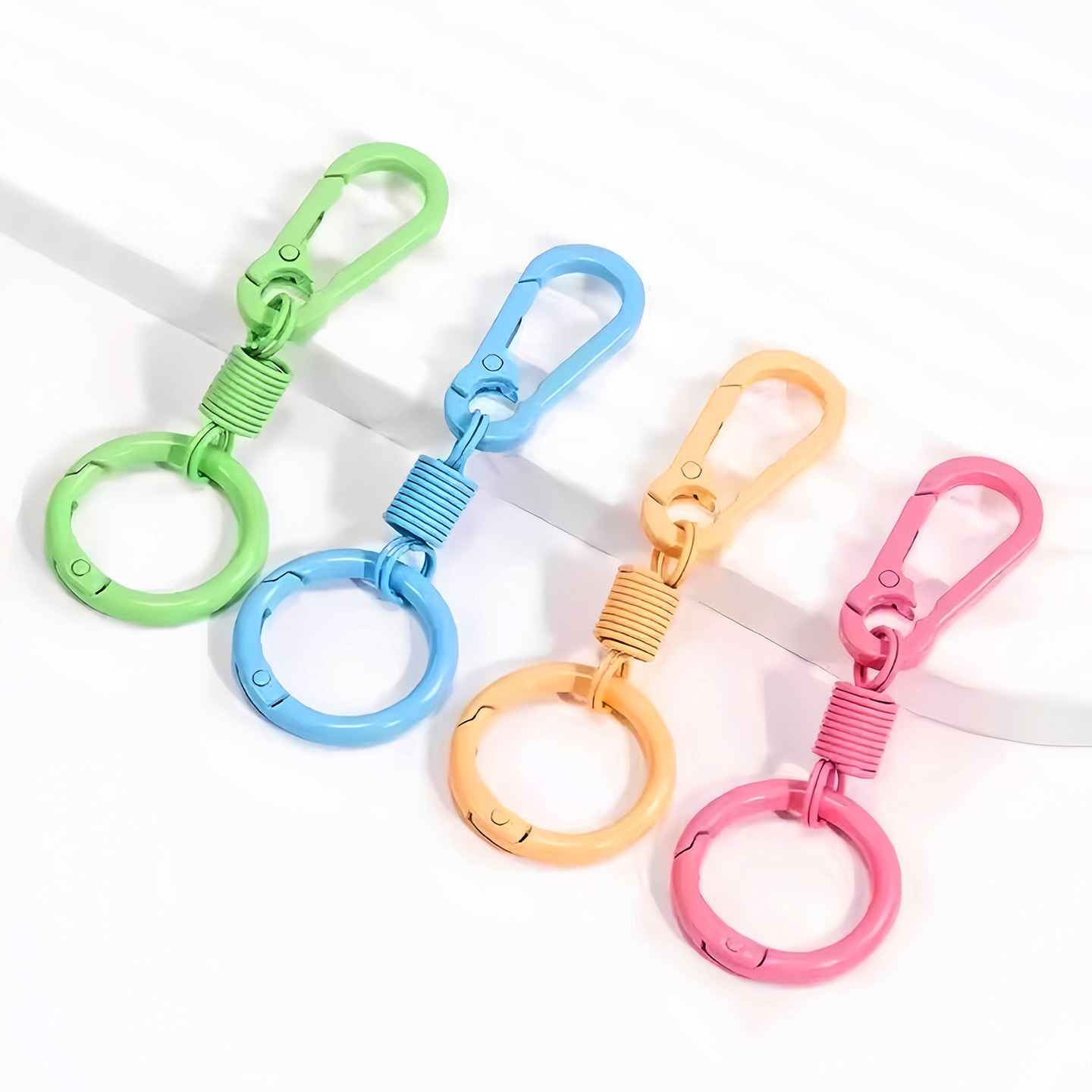 新款马可龙多彩弹簧钥匙扣登山扣学生书包钥匙扣个性时尚情侣饰品