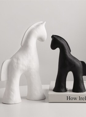 简约现代陶瓷马到k成功摆件样板间民宿客厅酒柜高级感艺术工艺品