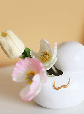 办公室客厅桌面卡通陶瓷装饰摆件笔筒创意可爱民宿玄关餐厅艺术品