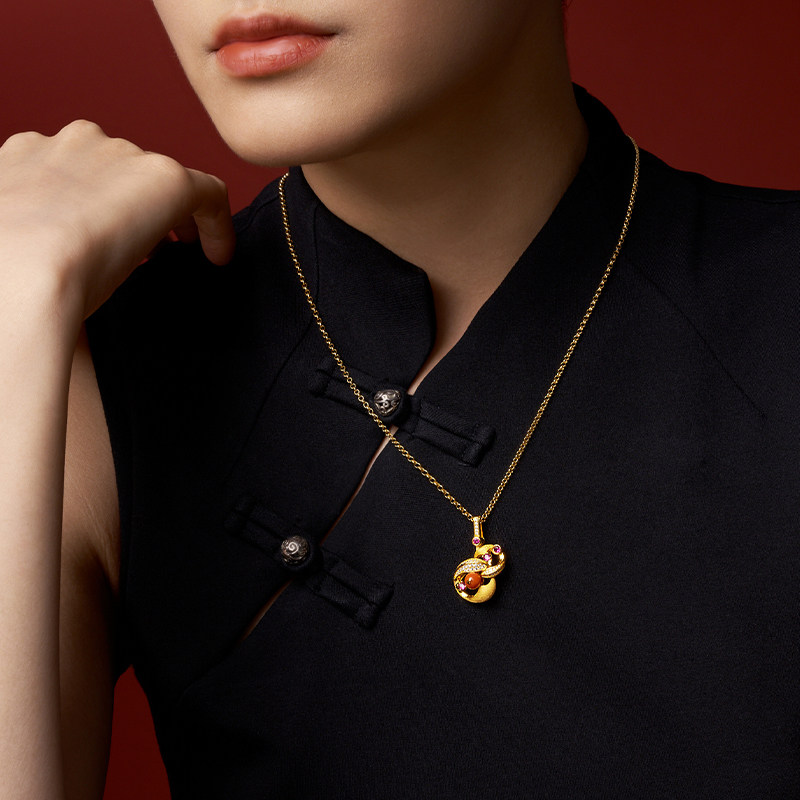 【2025新品设计师系列】太极阴阳红珊瑚葫芦女士吊坠匠心镶嵌工艺,淘宝优惠券,粉丝福利购,淘宝优惠卷