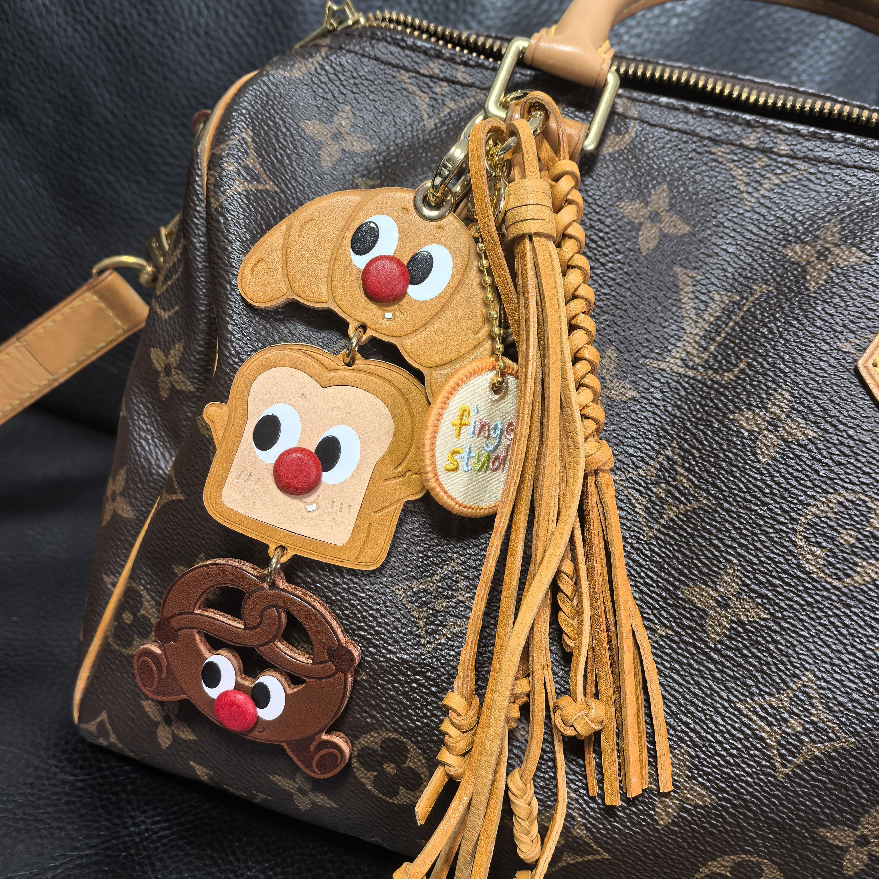 fingerstudio面包牛皮包挂件LV流苏高级质感