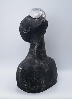 现代简约蓝色人像雕塑艺术摆件样板房家居奢软装饰品树脂人物摆件