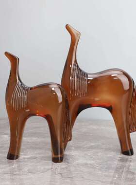 现代意棕马树客脂VLU艺术摆件样板创间电视柜玄关厅茶几装家居软