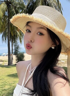 夏季海边度假沙滩帽女新款防晒草编帽子简约时尚百搭法式遮阳草帽
