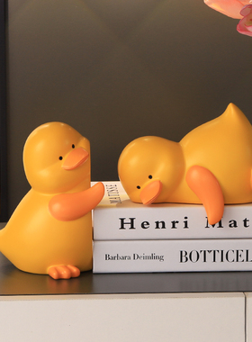 情侣抱抱鸭结婚礼物送新人新娘桌面可爱摆件客厅书房书档立装饰品