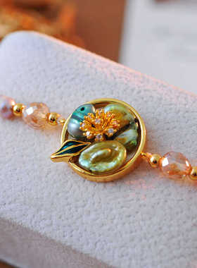 淡水珍珠轻奢花朵绿色手链