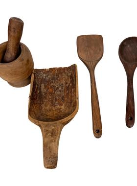 民俗老物件炊具铝锅铝烧水壶木质勺陶筷笼厨房复古怀旧装饰摆件