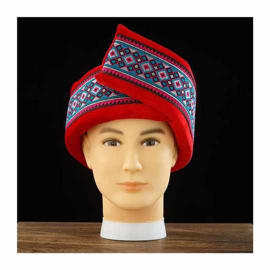 New ethnic minority one-cornered hat men's Yi, Dai, Miao, Wa and Zhuang men's hat V-shaped ethnic dance head