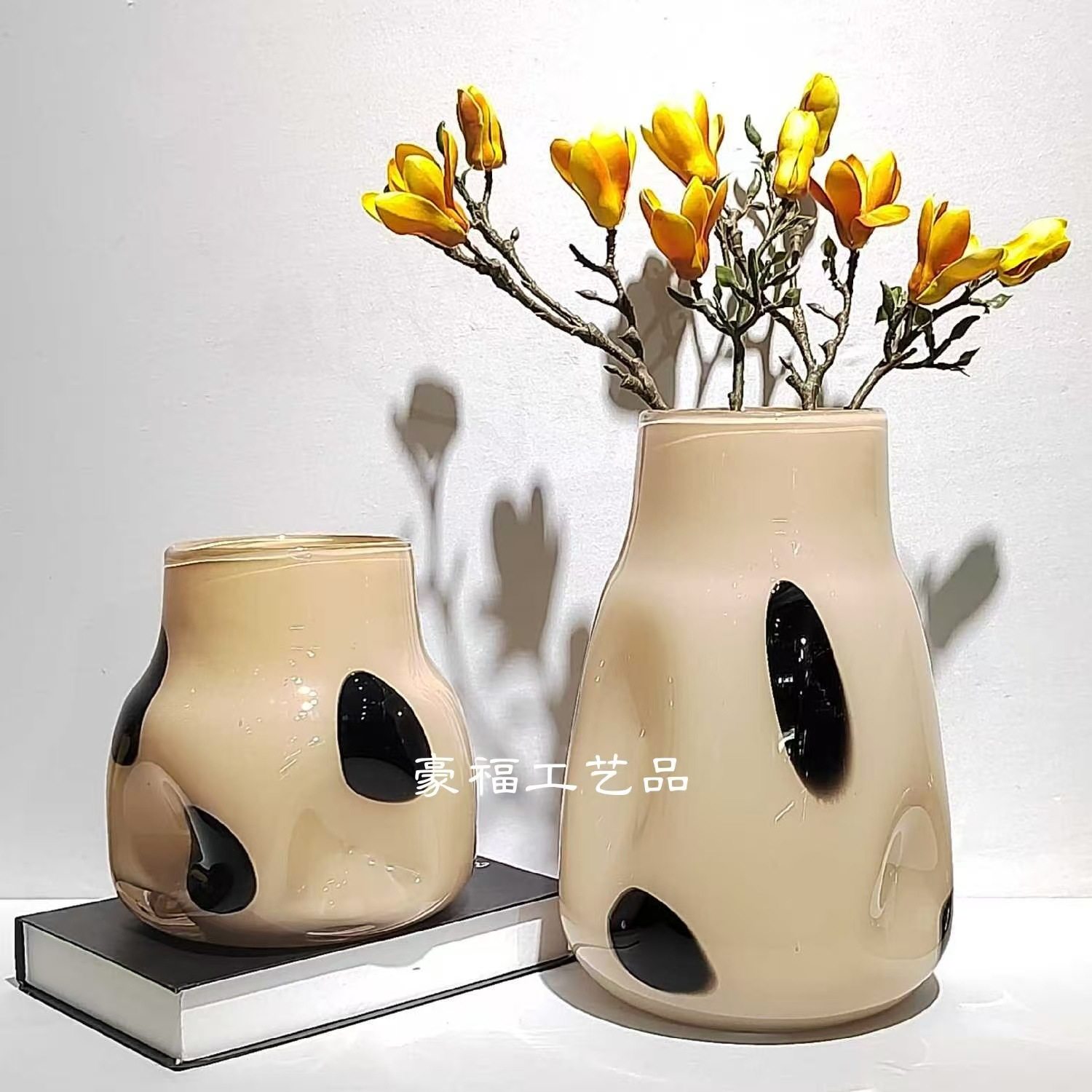 现代简约中古风奶油色玻璃花瓶摆件家居样板房餐厅桌面插花设计,淘宝优惠券,粉丝福利购,淘宝优惠卷