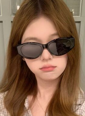 新款猫眼墨镜女黑色简约防紫外线显瘦街拍开车偏光防晒太阳眼镜男