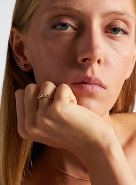 STONE AND STRAND 女款10kt 金色暗红色戒指 迷衣时尚