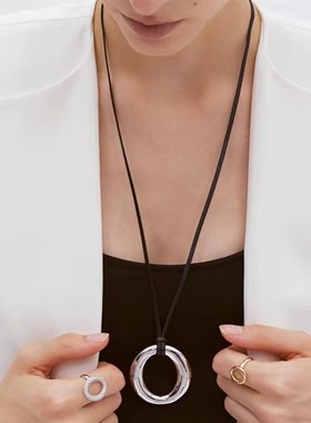 简洁精致镂空圆环吊坠毛衣链小众轻奢时尚简约个性重工秋冬女项链