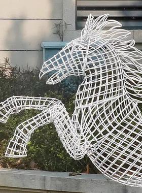 不锈钢镂空马雕塑户外公园草坪小品装饰彷真动物铁艺网格骏马摆件