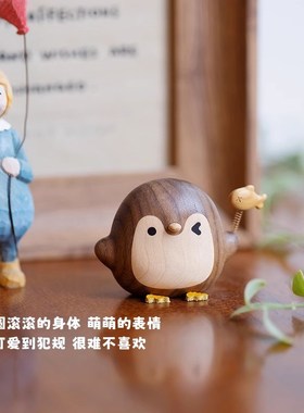 企鹅车载香薰摆件可爱创意卡通新款磁吸冰箱贴实木出风口装饰车载