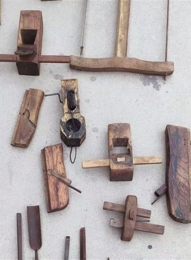 民俗怀旧老物件老木匠工具木工刨子锯子木匠凿子墙饰博物馆复古风