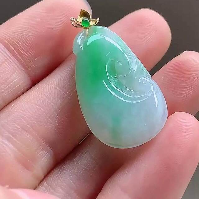 Burmese jadeite Ruyi inlaid gold jade pendant natural jade