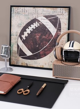 轻奢现代样板间儿童房摆件书桌软装美式橄榄球主题头盔音箱装饰画