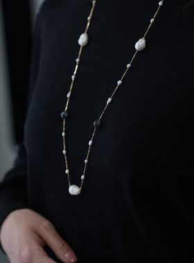 半觉黑色泪滴毛衣链