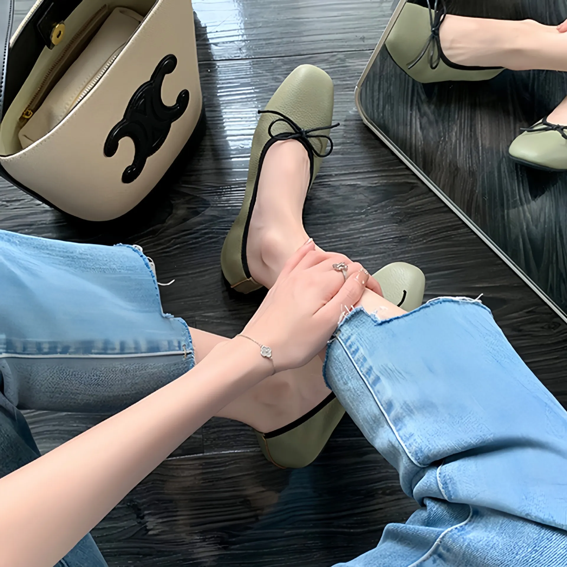 葡萄妈Studiolee 2025春夏温柔蝴蝶结方头浅口平底软底芭蕾单鞋女,淘宝优惠券,粉丝福利购,淘宝优惠卷