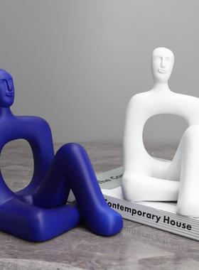 现代简约表情包人物树脂雕塑摆件样板房电视柜客厅玄关创意装饰品