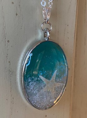 海滩景观树脂夜光吊坠发光项链个性纯手工情侣男女生日礼物