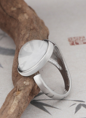 轻奢荔枝冻圆形仿玉髓戒指女