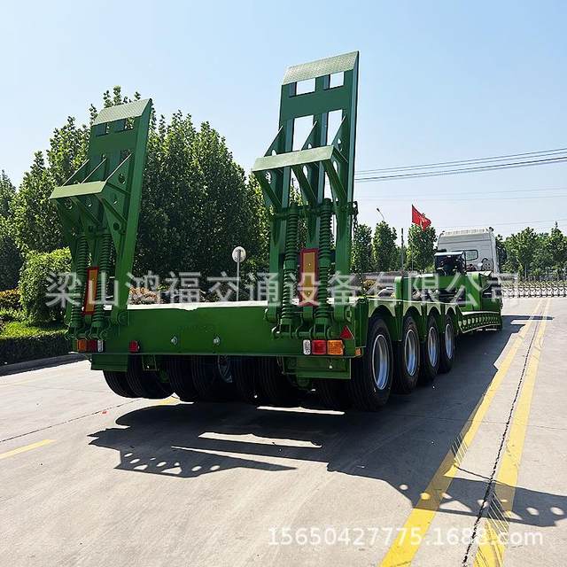 Export pull-out large transport semi-trailer Dump semi-trailer Flatbed semi-trailer Car auction area