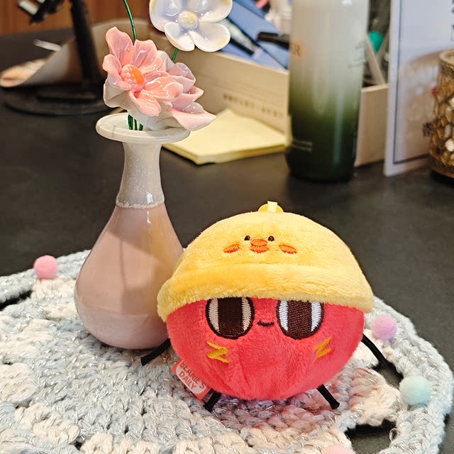 Red bean peripheral ball, you pinch the pressure ball