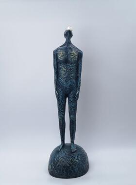 现代简约蓝色人像雕塑艺术摆件样板房家居树脂人物潮流艺术摆件