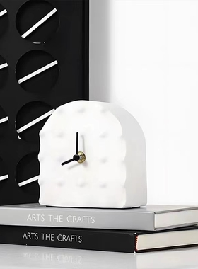 简约样板间女孩房床头柜组