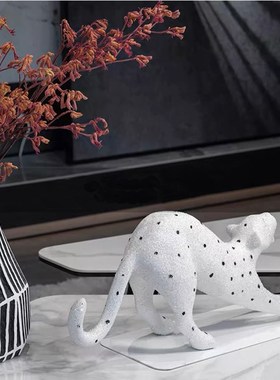 现代轻奢港式样板间黑白波点豹子极简动物书房桌面家居装饰品摆件