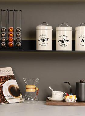 样板房间客厅水吧台橱窗柜玻璃储物罐摩卡壶咖啡豆软装陈列摆件