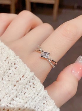 韩式时尚轻奢设计感扭圈方钻戒指女小众气质个性高级感食指戒