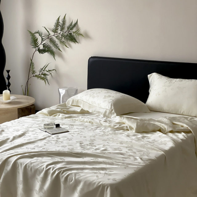 Lanjing Tiansi Jacquard Summer Quilt Four-piece American Light Luxury Nude Sleeping Ice Silk Air Conditioning Quilt Bed Sheets
