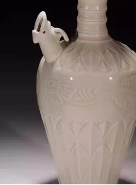 中国定瓷曲阳花瓶雕花玉壶春梅瓶