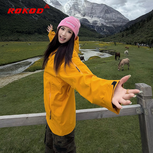 户外风连帽冲锋衣女防风防水登山服情侣款枫叶黄外套春秋款夹克衣 - 图0