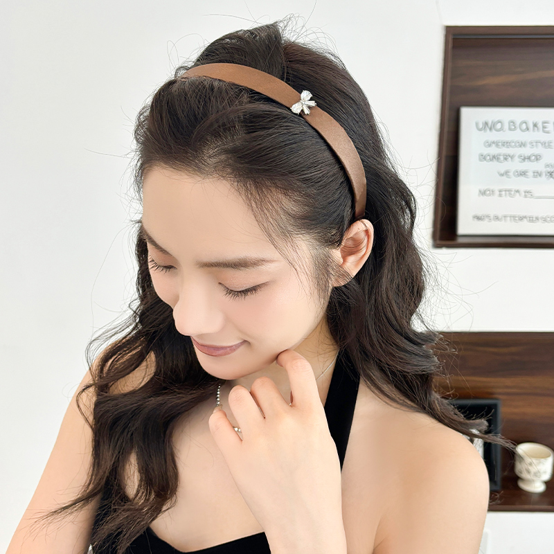 细闪钻蝴蝶缎面高级感气质发箍女2025新款简约优雅蝴蝶结发旅头箍 - 图2