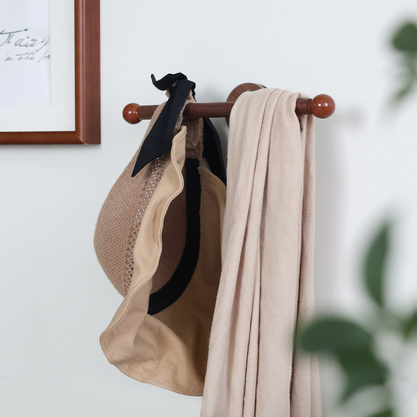 胡桃木挂杆入户门后强力磁吸挂钩帽子围巾包包收纳发圈发箍壁挂架 - 图3