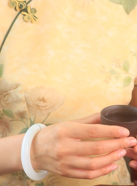 新疆和田玉山料玉镯羊脂白玉正圈