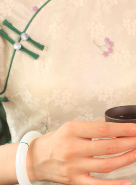 新疆和田玉白玉平安镯山料手镯