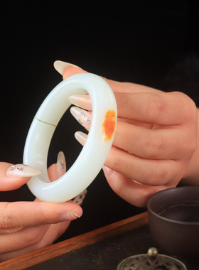 和田玉籽料羊脂白玉平安镯女款